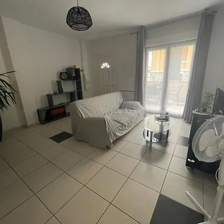 T3 Rdc, Terrasse Ombragee, Parking Avec Portail *